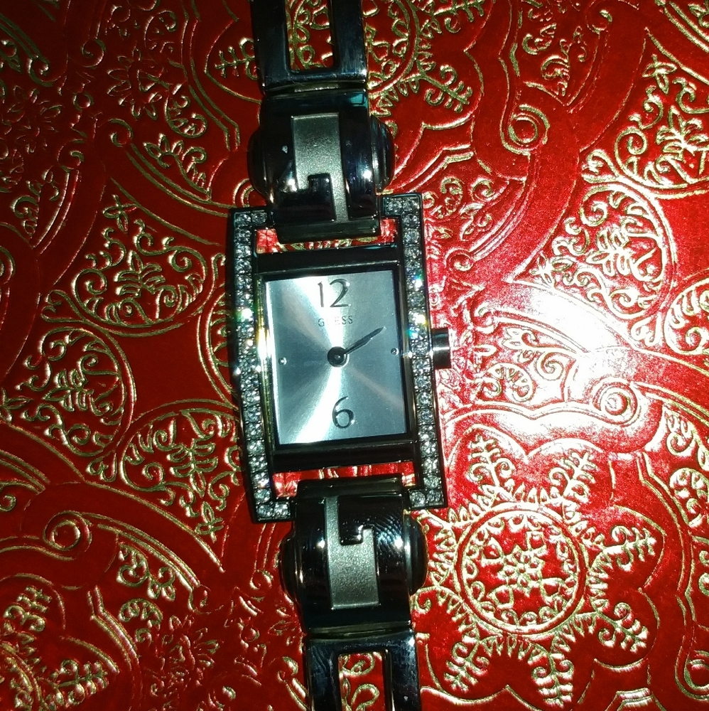 Genuine Guess G75819L watch